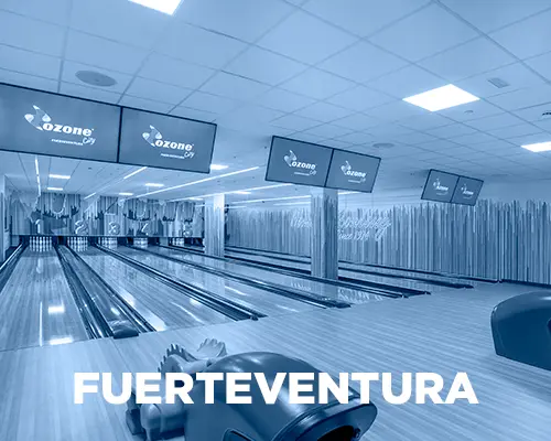 OZONE BOWLING FUERTEVENTURA - IMAGEN CON FONDO AZUL