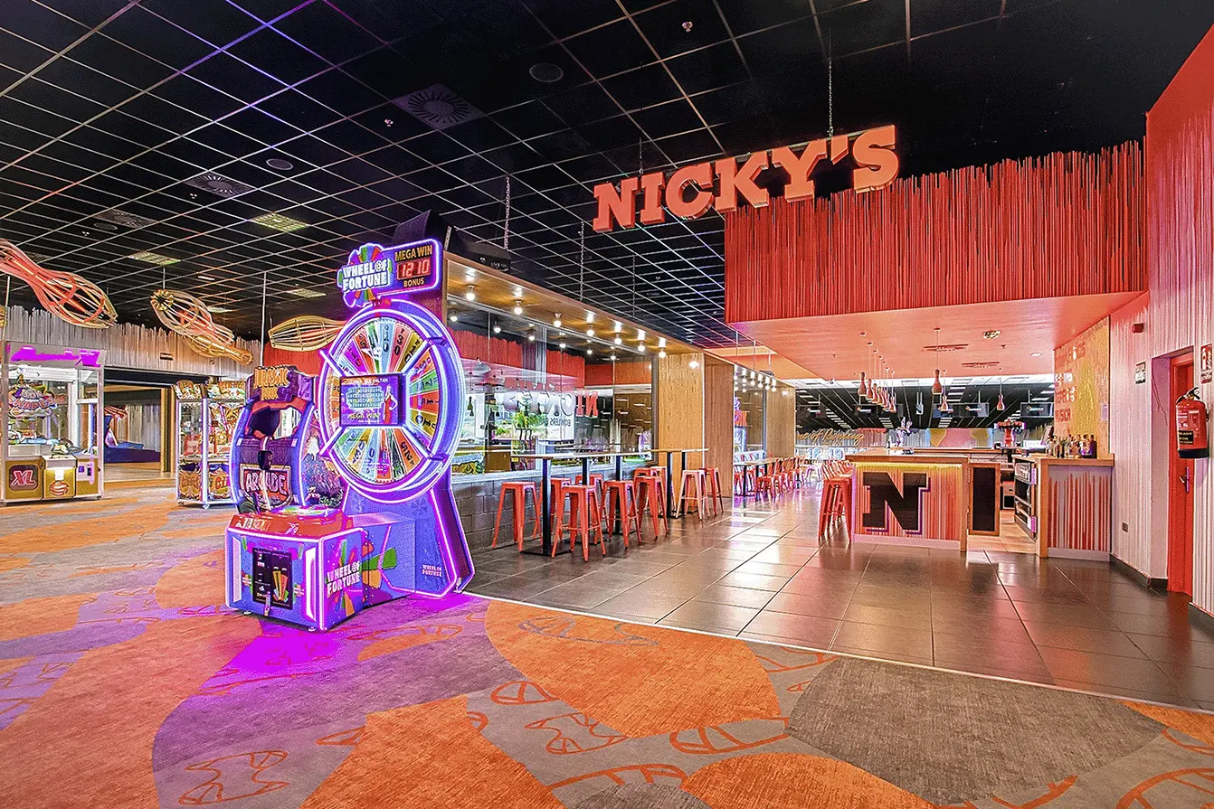 Nicky's Bar interior Ozone Granada ubicado en el Parque Comercial Granaita