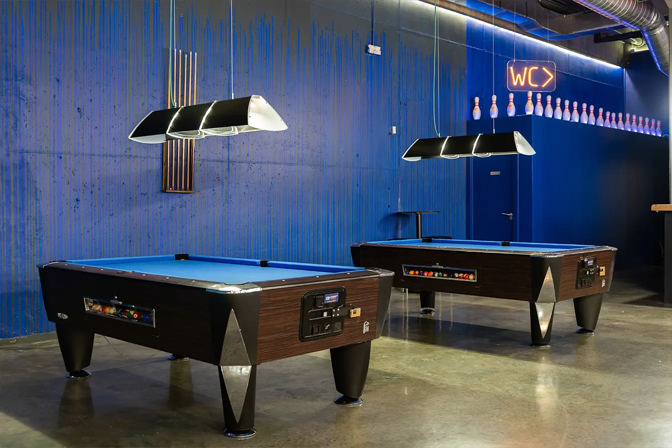 Zona de billar interior Ozone bowling Lleida