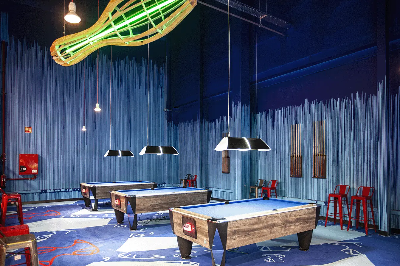 Zona del billar Ozone bowling Sagunto, ubicado en el Centro Comercial L'epicentre