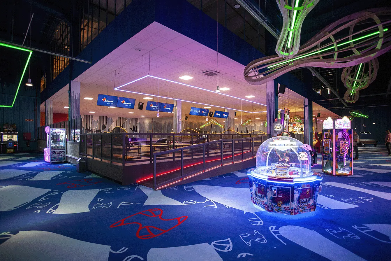 Zona de recreativos interior Ozone Sagunto, ubicado en el Centro Comercial L'epicentre