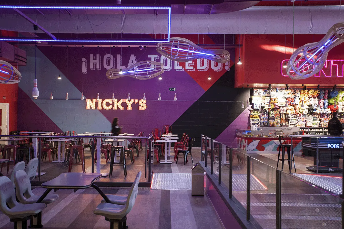 Nicky's Bar interior Ozone Toledo, ubicado en Parque Comercial Abadía