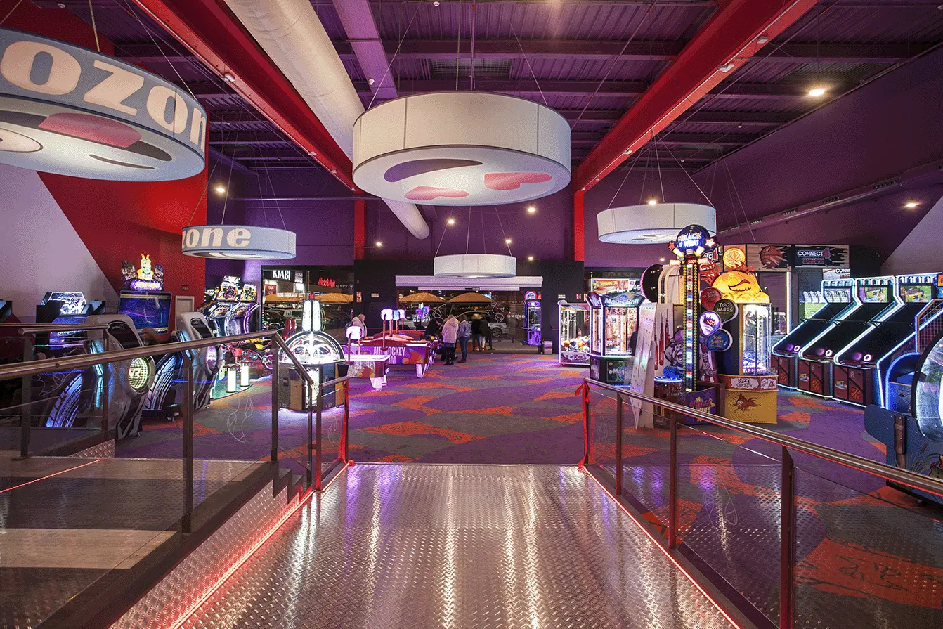 Zona recreativos interior Ozone Toledo, ubicado en Parque Comercial Abadía
