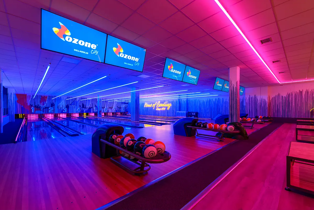 Ozone Valladolid indoor bowling lanes, located in the Vallsur Shopping Center.