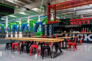 Indoor birthday celebration table at Ozone Zaragoza