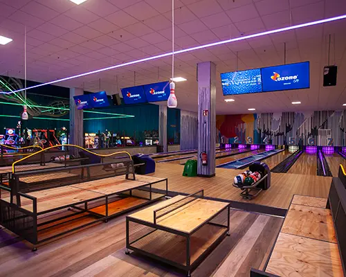 OZONE BOWLING SAGUNTO - IMAGEN CON FONDO AZUL